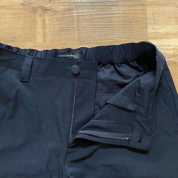 BANANA REPUBLIC Men's 32 Flat Front Technical Shorts Black Preppy Summer Golf - Picture 5 of 16